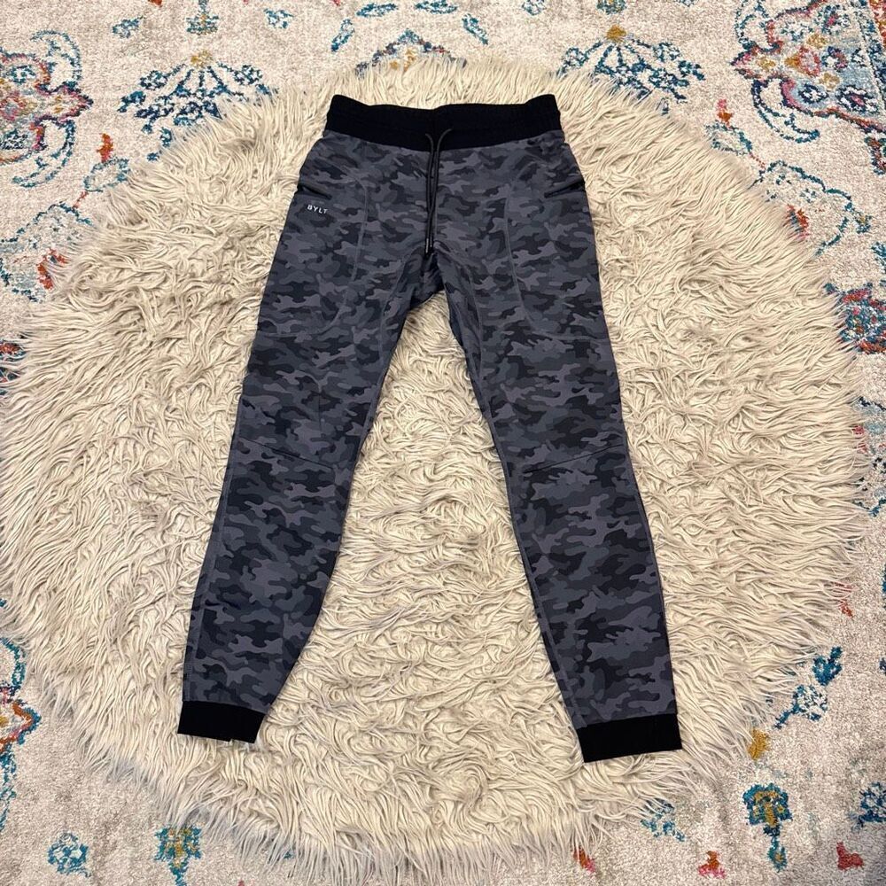BYLT Elite Joggers camouflage size medium